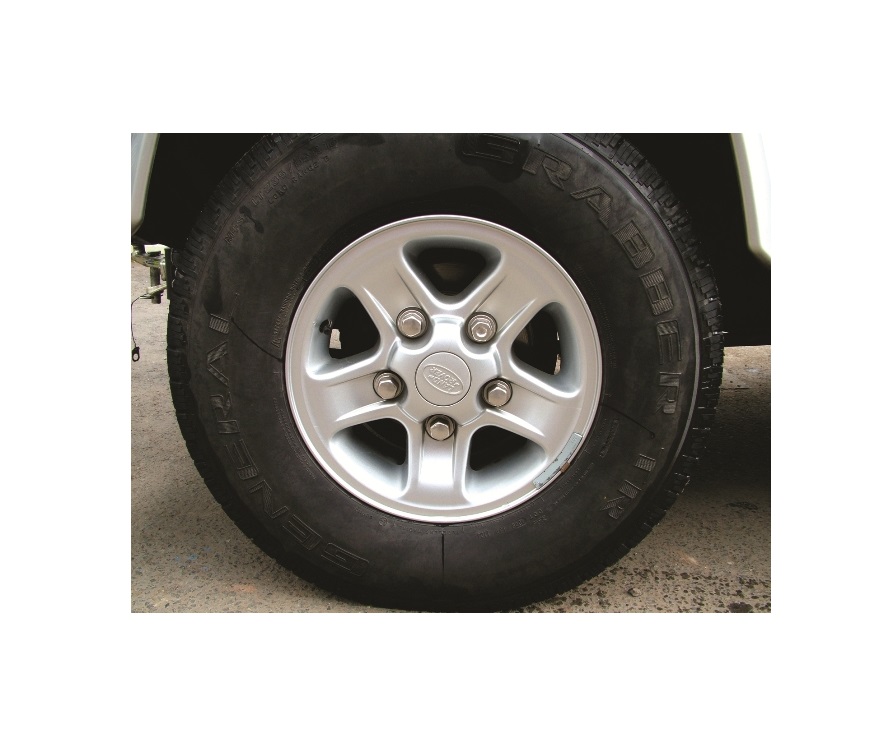 Boost alloy wheels silver / black