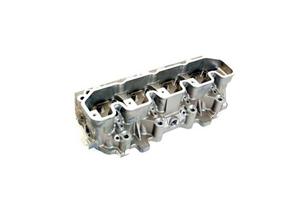 Defender And Discovery 200 TDI cylinder head