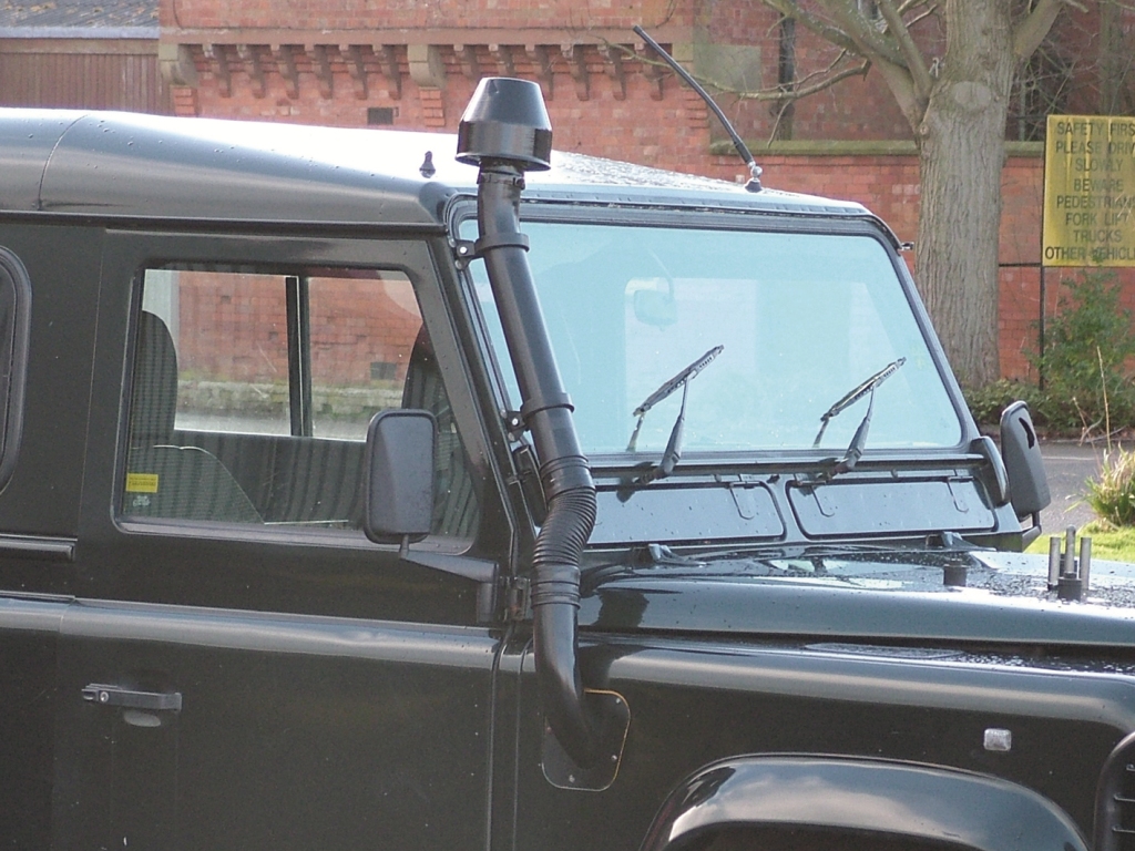 Raised Air Intake Turbo Diesel / 200 TDI DEFENDER