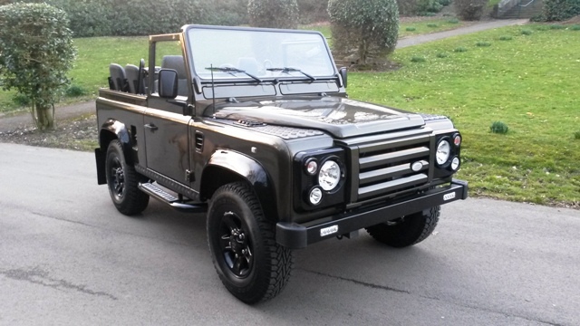 land-rover-defender-90-td5-autobiography-soft-top-hickory-brown-1