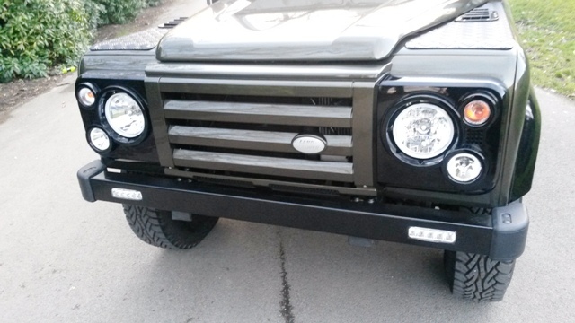 land-rover-defender-90-td5-autobiography-soft-top-hickory-brown-14