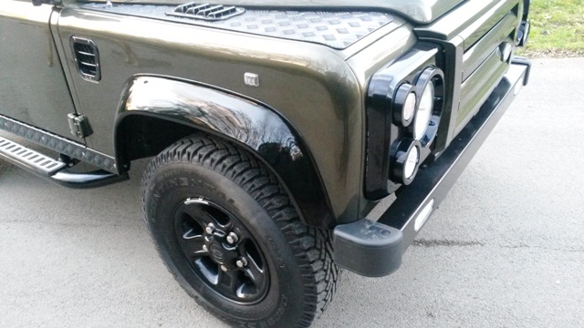 land-rover-defender-90-td5-autobiography-soft-top-hickory-brown-4