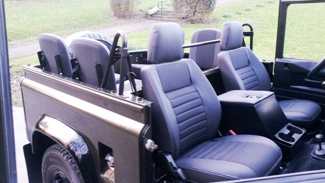 land-rover-defender-90-td5-autobiography-soft-top-hickory-brown-6