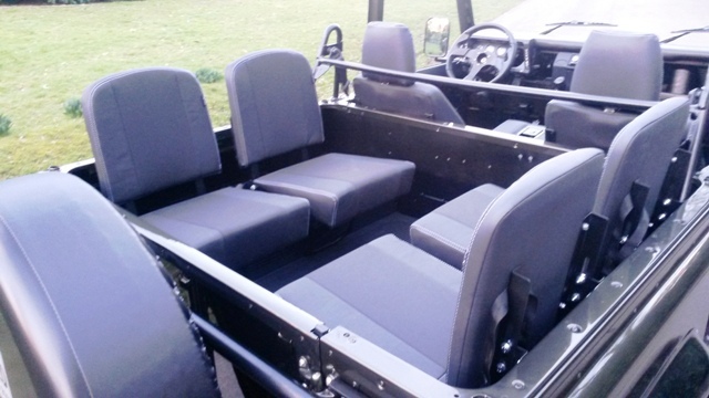 land-rover-defender-90-td5-autobiography-soft-top-hickory-brown-7