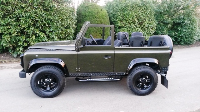 land-rover-defender-90-td5-autobiography-soft-top-hickory-brown-9