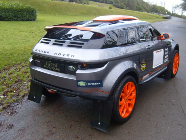 range-rover-evoque-lrm-1-comp-safari-rally-3