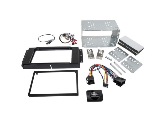 DOUBLE DIN RADIO INSTALL FASCIA - Discovery 3 - non-amplifed vehicles only