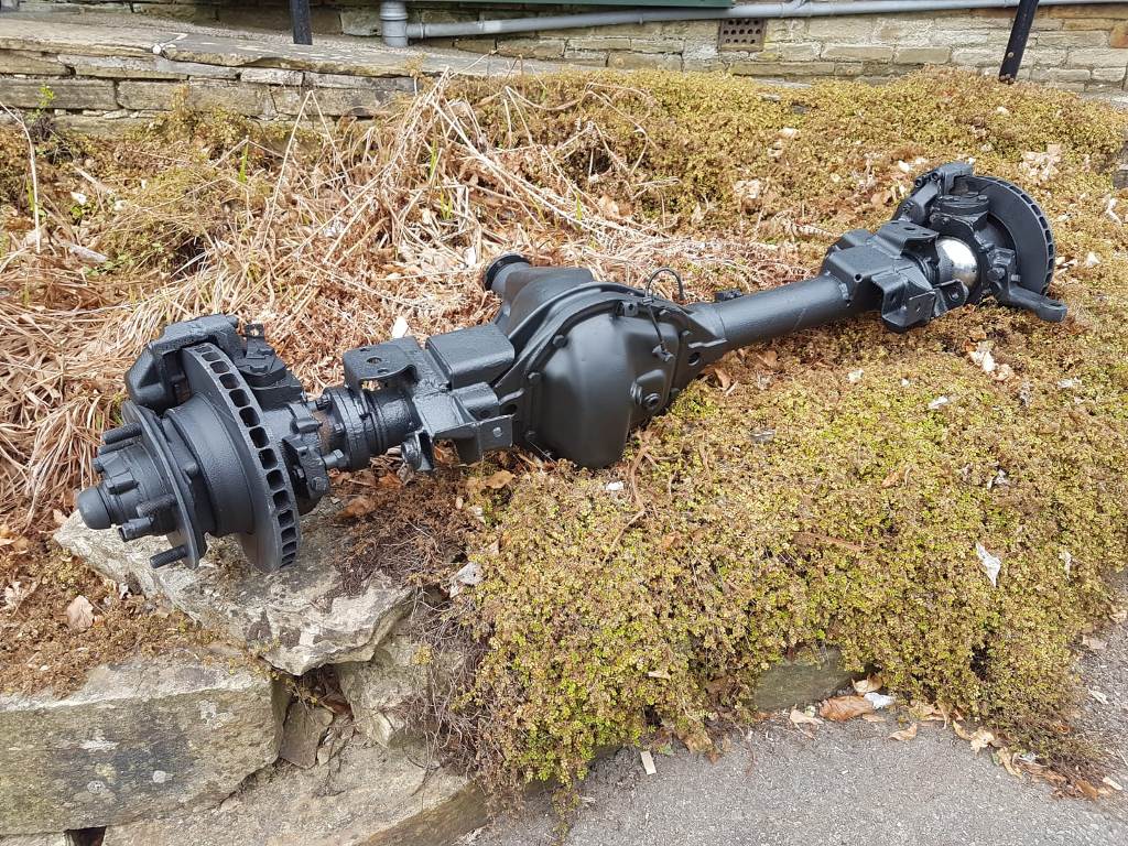 LAND ROVER DEFENDER 110 HEAVY DUTY FRONT SALISBURY AXLE (TAKE OFF)
