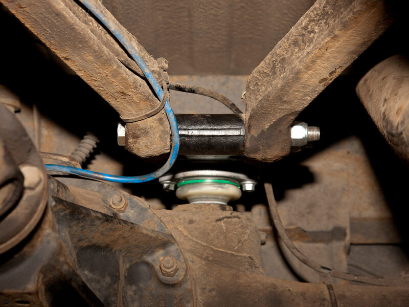 A FRAME BALL JOINT WITH FULCRUM BRACKET DEFENDER / DISCOVERY 1 AND RANGE ROVER CLASSIC