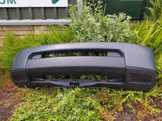 LAND ROVER DISCOVERY 4 FRONT BUMPER - LR013894