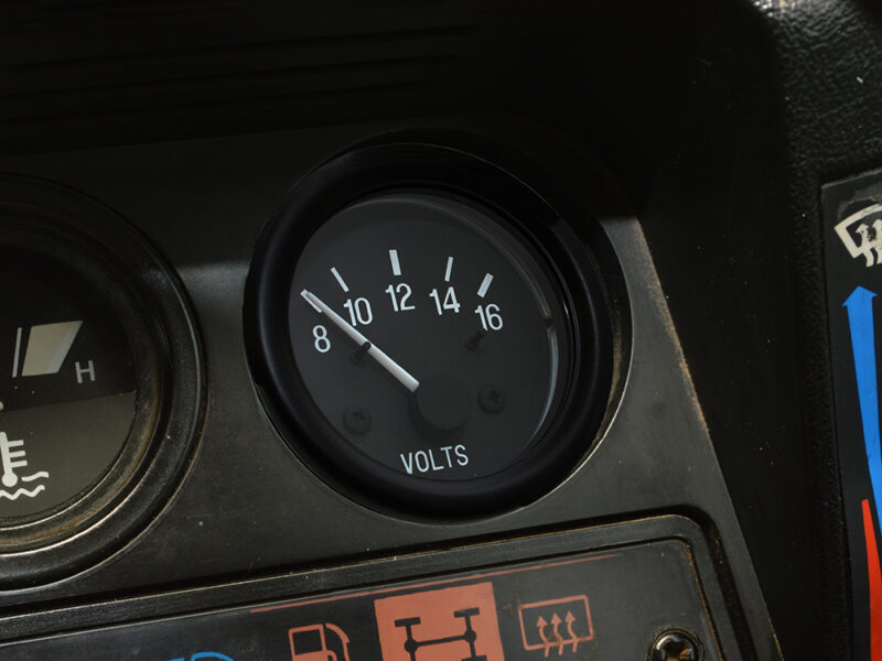 Voltmeter gauge DEFENDER