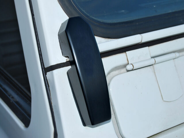 Billet windscreen brackets DEFENDER PAIR