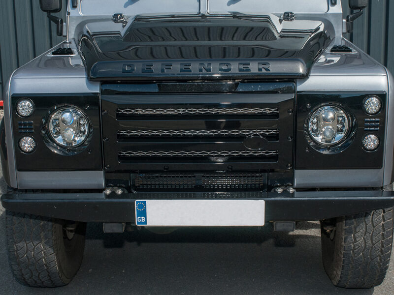 XS front grille & headlight surround Black with silver mesh