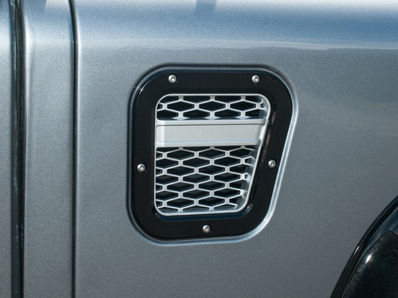 XS AIR INTAKE GRILLE BLACK WITH SILVER MESH - DA1970