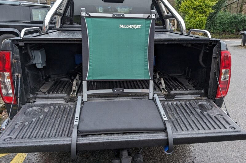 TAILGATORZ FOLDING SEAT FOR ALL TRUCKS / DROP DOWN TAILGATES