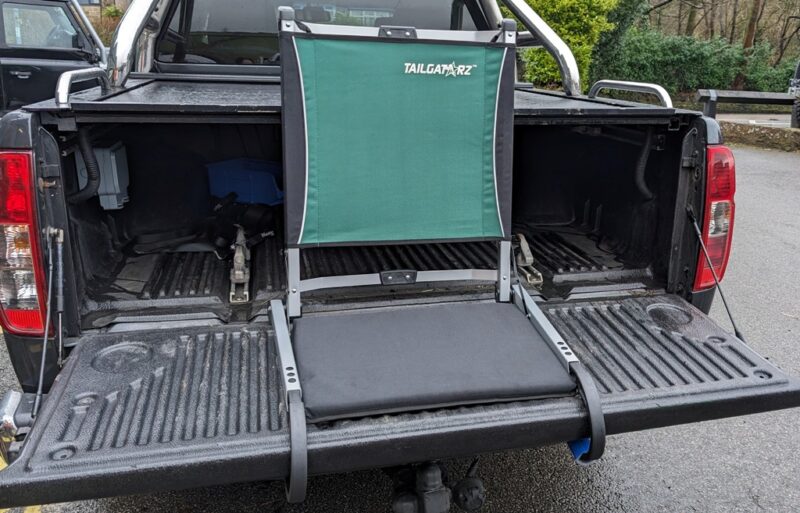 TAILGATORZ FOLDING SEAT FOR ALL TRUCKS / DROP DOWN TAILGATES