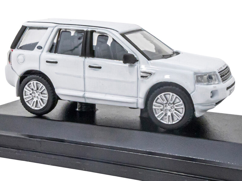 DIECAST FUJI WHITE FREELANDER 2 1:76 SCALE