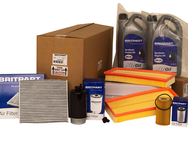 Service Kit With 5W-30 Oil Range Rover L405 4.4 V8 Diesel DA6096COM Service Kit With 5W-30 Oil Range Rover L405 4.4 V8 Diesel DA6096COM