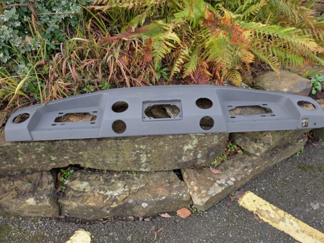 LAND ROVER RANGE ROVER FACIA DASH RAIL (UP TO 1985) RTC2967 LAND ROVER RANGE ROVER FACIA DASH RAIL (UP TO 1985) RTC2967