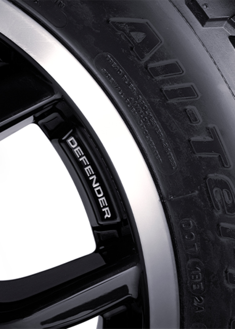 BOWLER 18" CLASSIC DEFENDER WHEELS MACHINE FINISHED BOWLER 18" CLASSIC DEFENDER WHEELS MACHINE FINISHED