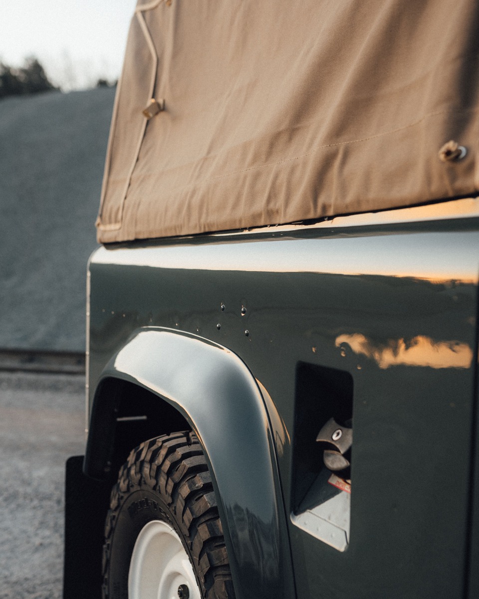 90" Full Hood Sand Canvas (without side windows) 90" Full Hood Sand Canvas (without side windows)