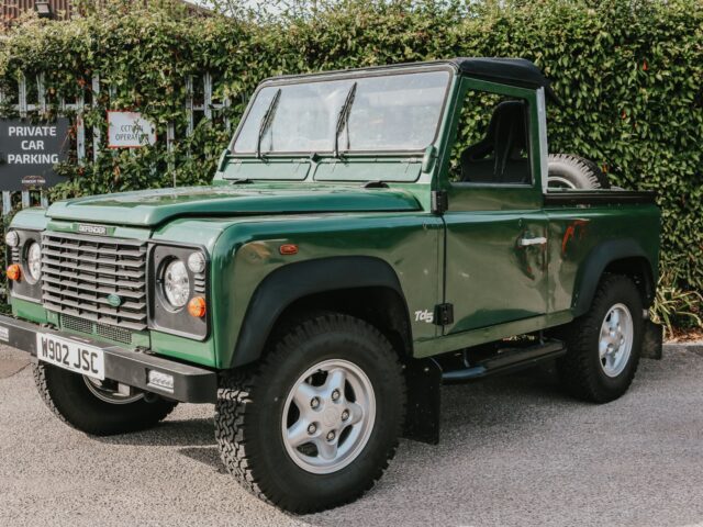 Land Rover Defender Bikini Hoods TD5 - TD4 black